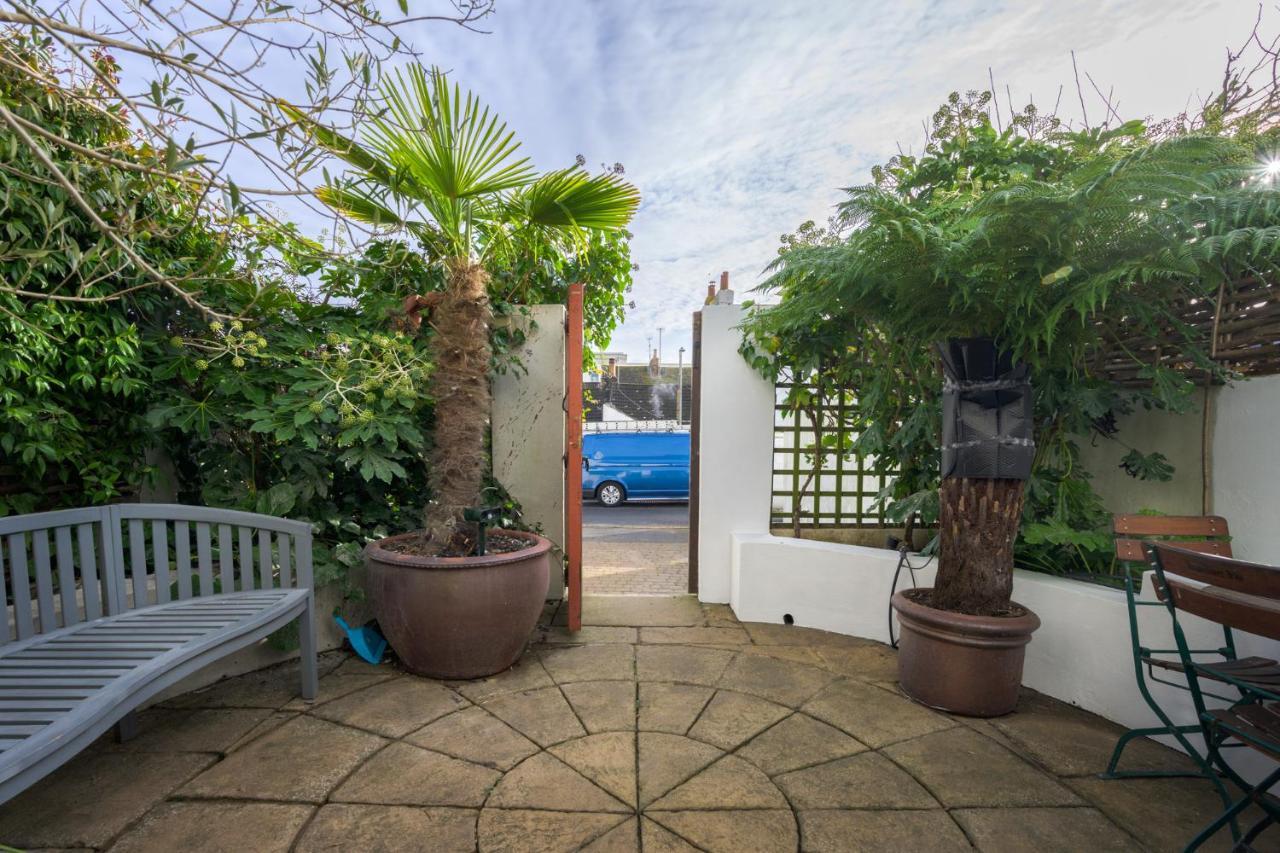 Bird Sisters Cottage Hove Exterior foto